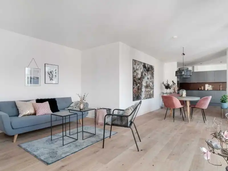 Billede af 4v. på 142, København City
