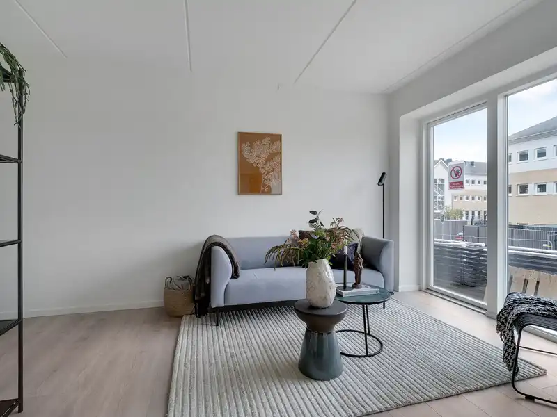 Billede af 2v. på 76, Taastrup